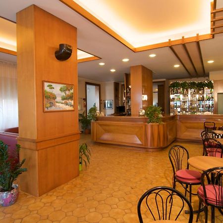 Hotel Velus Civitanova Marche Zewnętrze zdjęcie