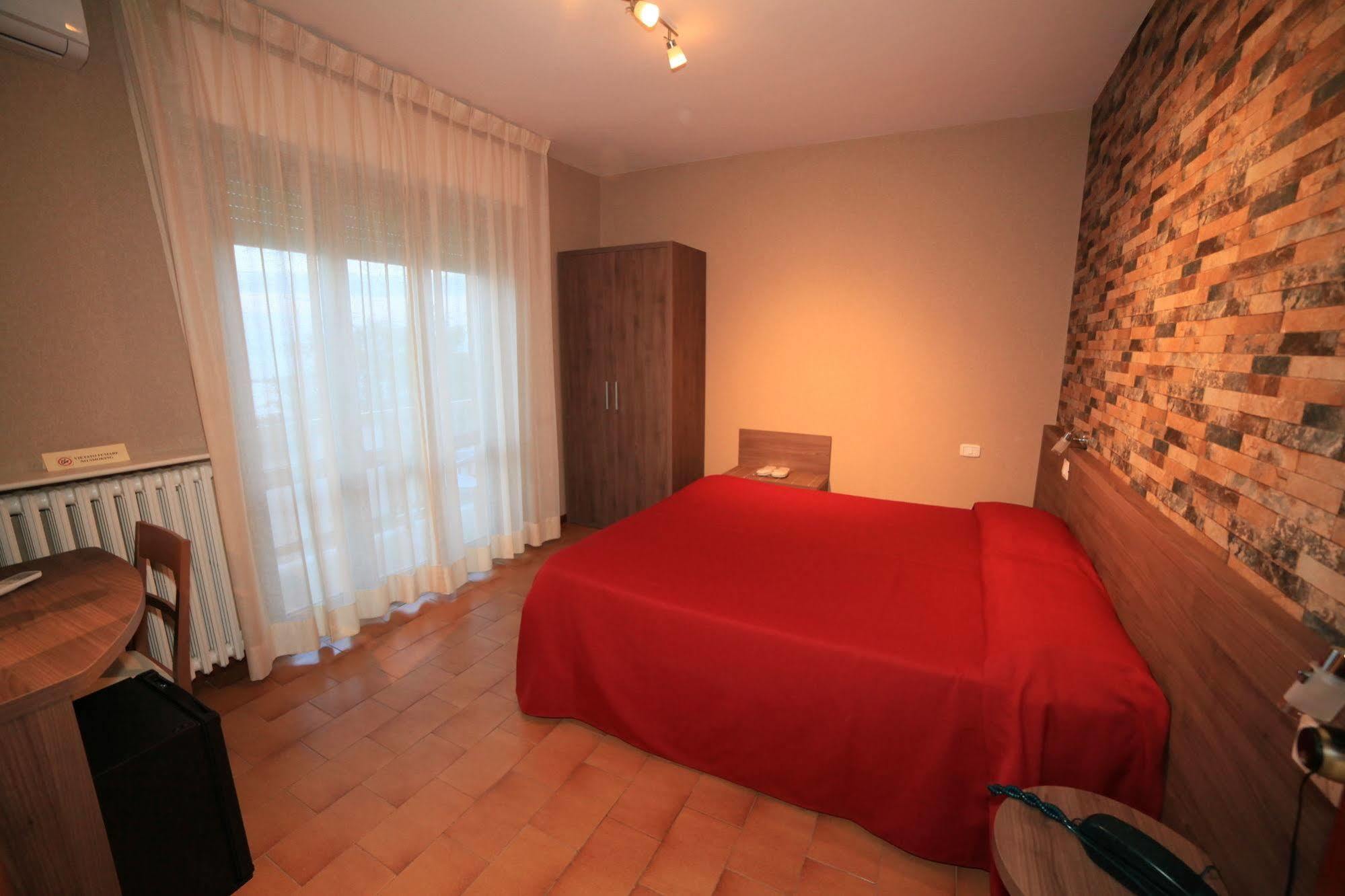 Hotel Velus Civitanova Marche Zewnętrze zdjęcie